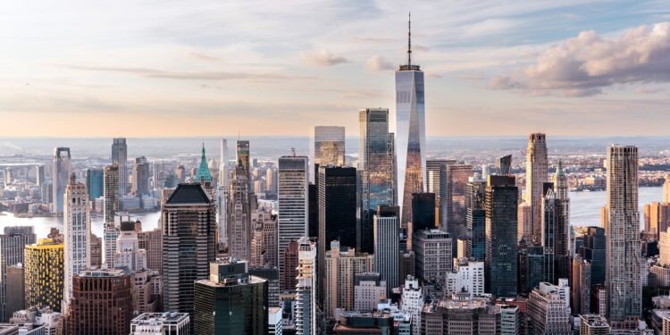 Blockchain’s Biggest Beneficiaries Sit at Both Ends of the Financial Spectrum