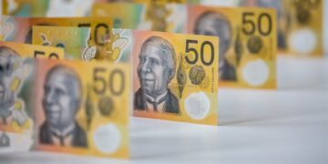 Bullish breakout above 0.6700 major resistance after minor pull-back as US consumer sentiment looms