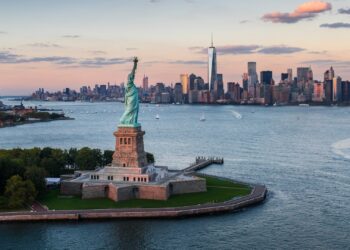 Dow Jones 30 (DJIA): Dow renews highs at the close, breaks above consolid…