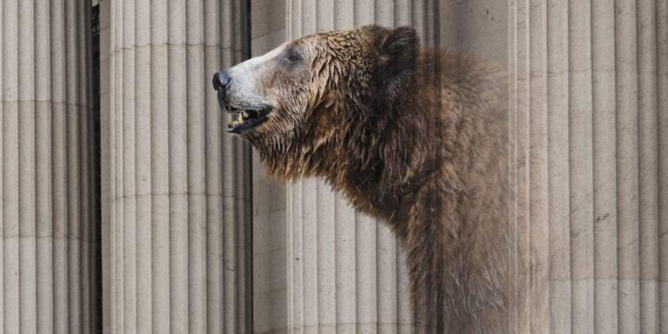 Bear Market Playbook: Decoding Recession Risk, Valuation Impact, and Style Leadership