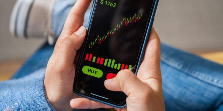 From Tweets to Trades: The Risks of Social Media in Investing