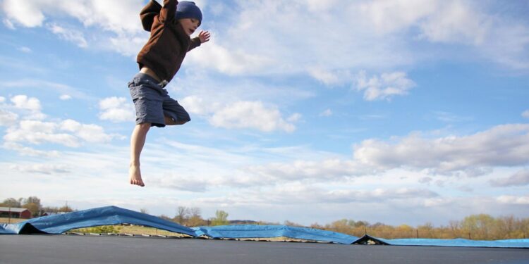 Crypto Markets Today: Bitcoin Leads Rebound, Altcoins Rally During Longer-Term Downturn